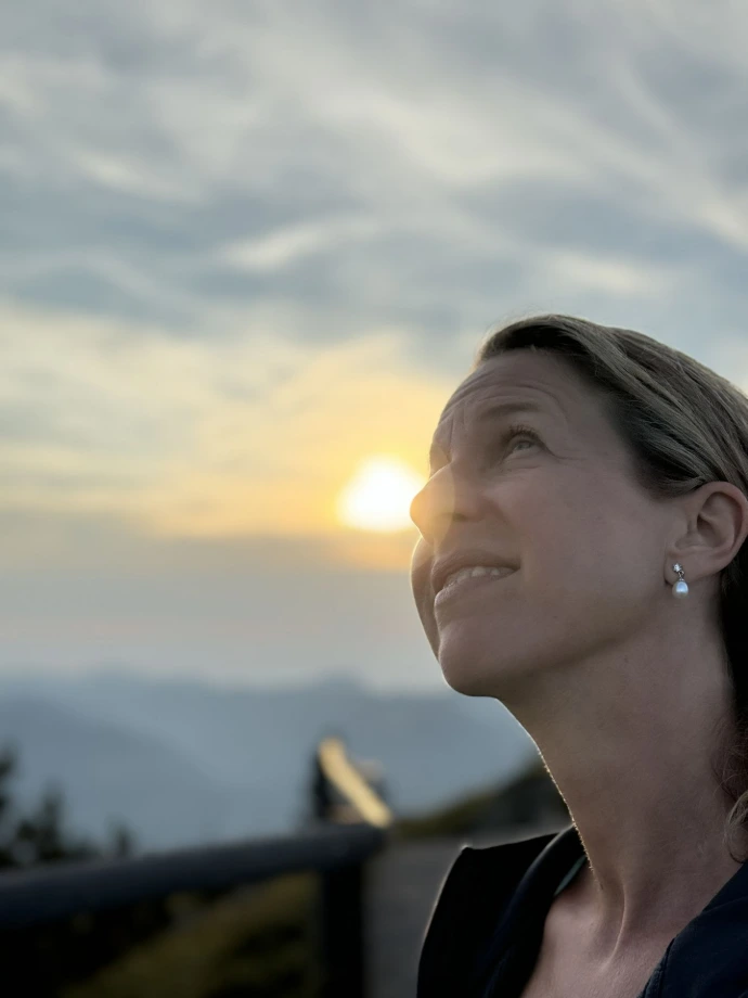 Alexandra Diana Meyer, Mentorin für BewusstSein, BewusstSein Coaching, ganzheitliches Coaching, spirituelles Coaching, energetisches Healing, Channeling Begleitung, Persönlichkeitsentwicklung Bewusstsein, innere Klarheit finden, Coaching online Schweiz